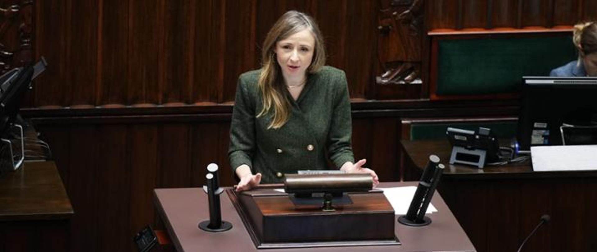 Minister Agnieszka Dziemianowicz-Bąk at the Sejm on a free Christmas Eve