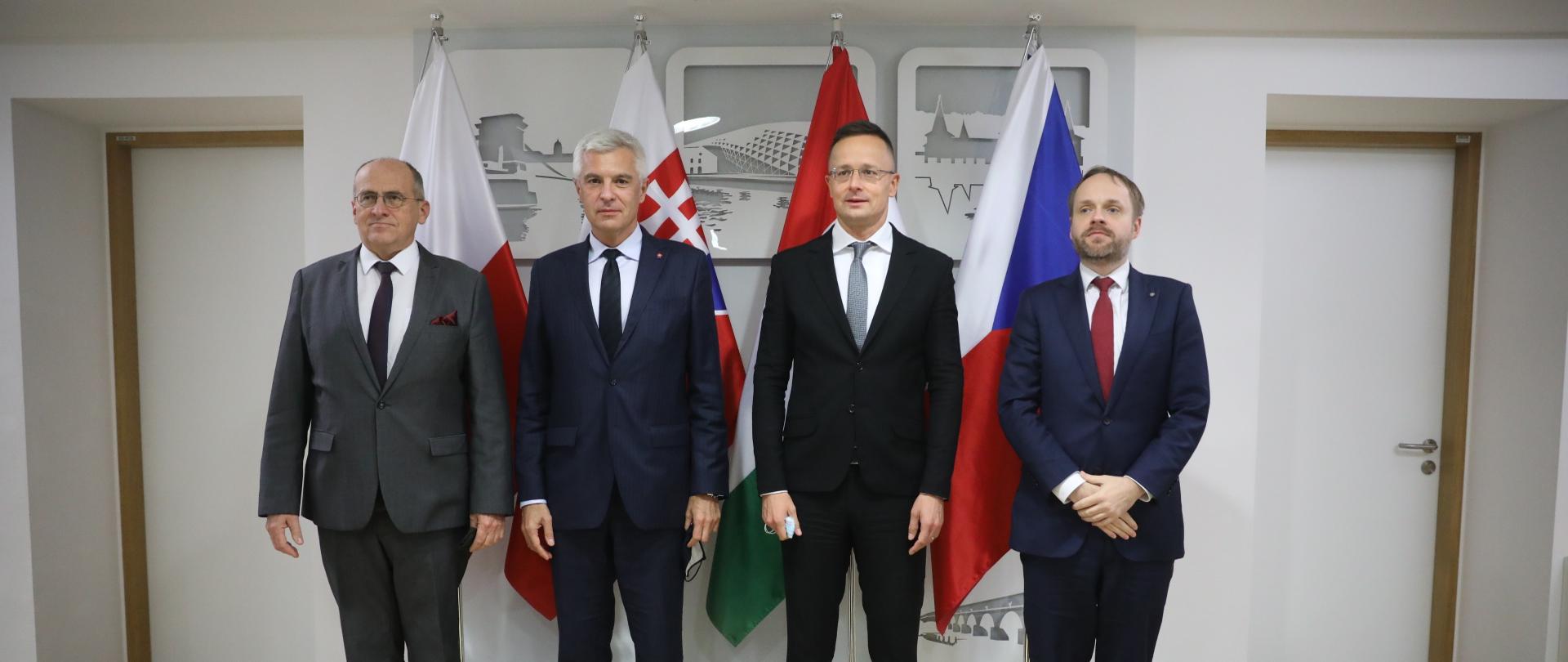 Minister Zbigniew Rau in the photo of the Visegrad group