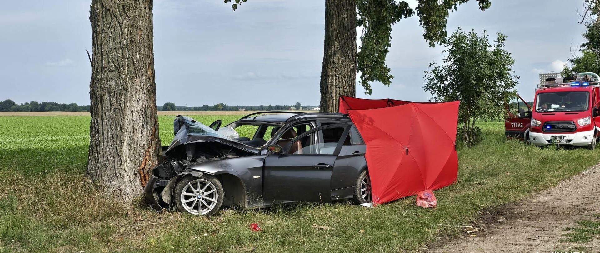 rozbił się samochód marki BMW