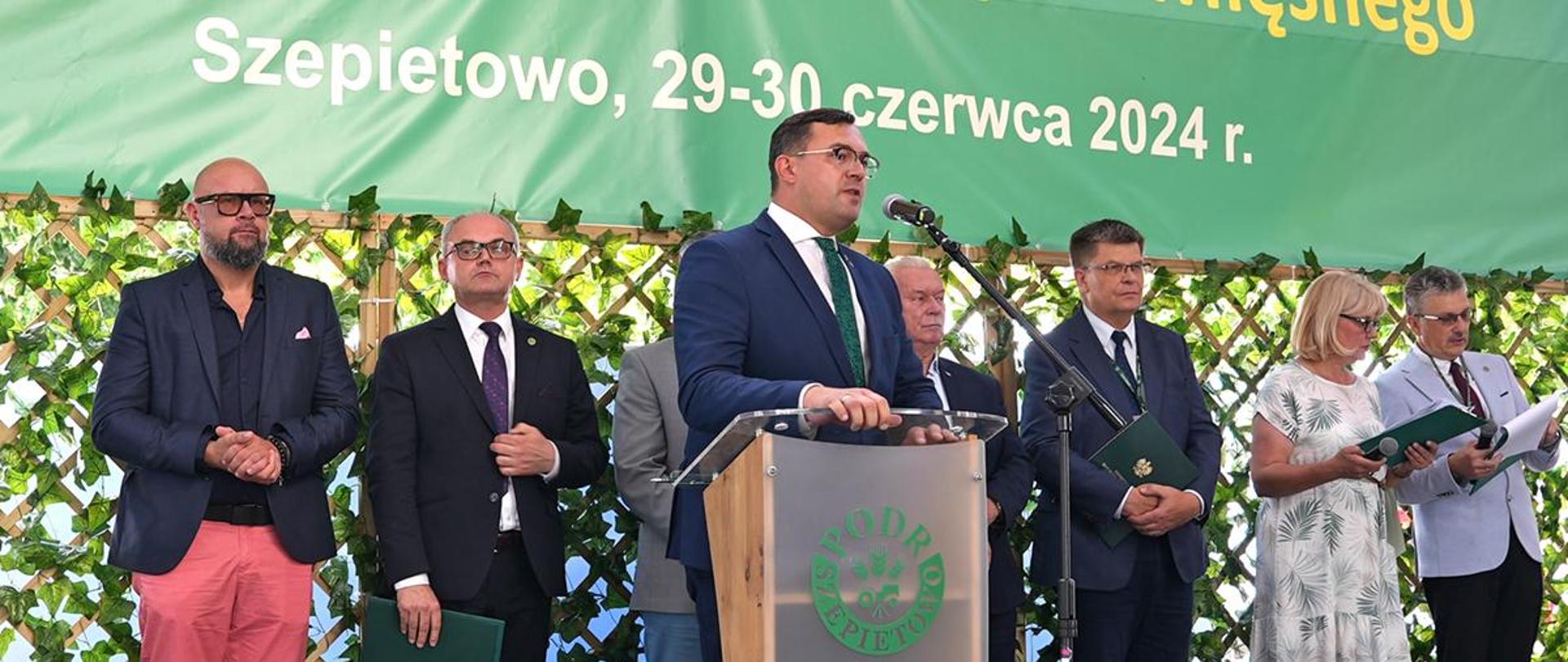 Wiceminister Krajewski podczas przemówienia (fot. MRiRW)
