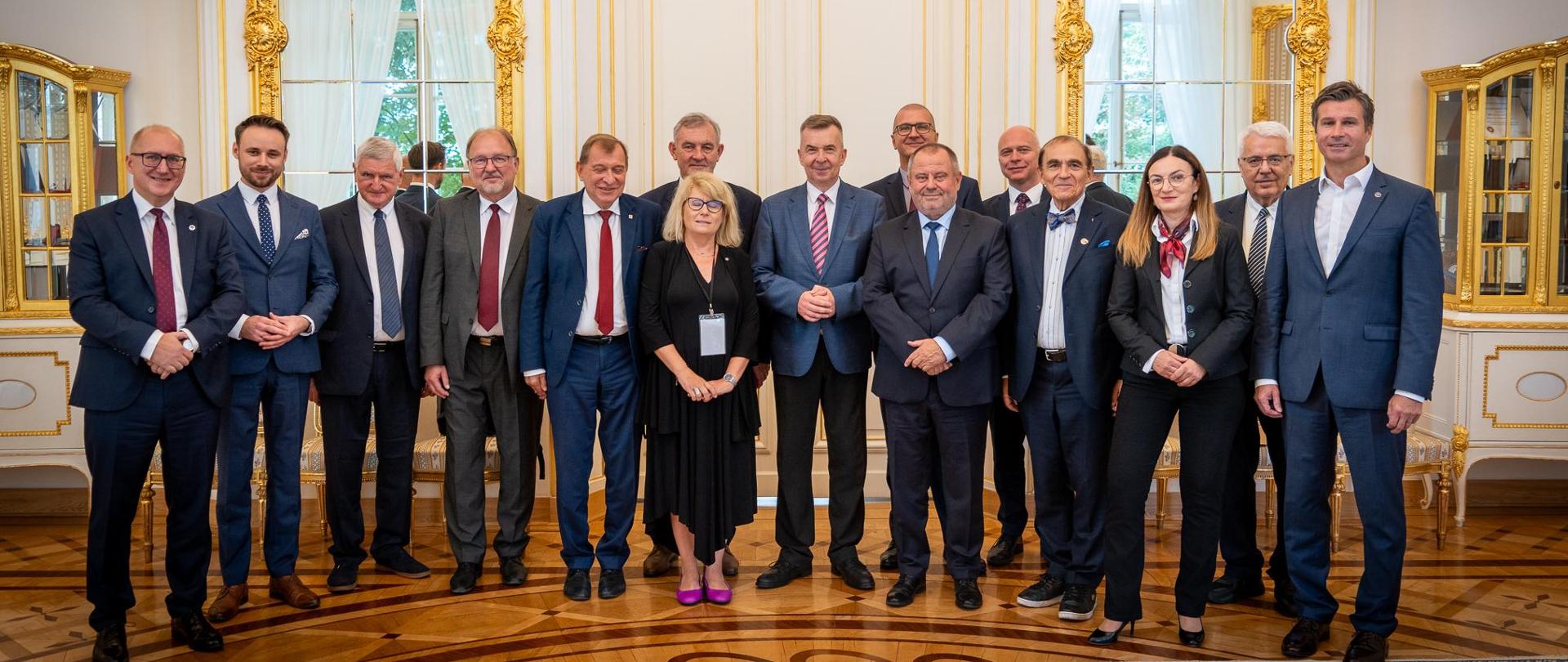 Zdjęcie: Minister Nauki Dariusz Wieczorek podczas Inauguracyjnego posiedzenia Prezydium Konferencji Rektorów Akademickich Szkół Polskich
