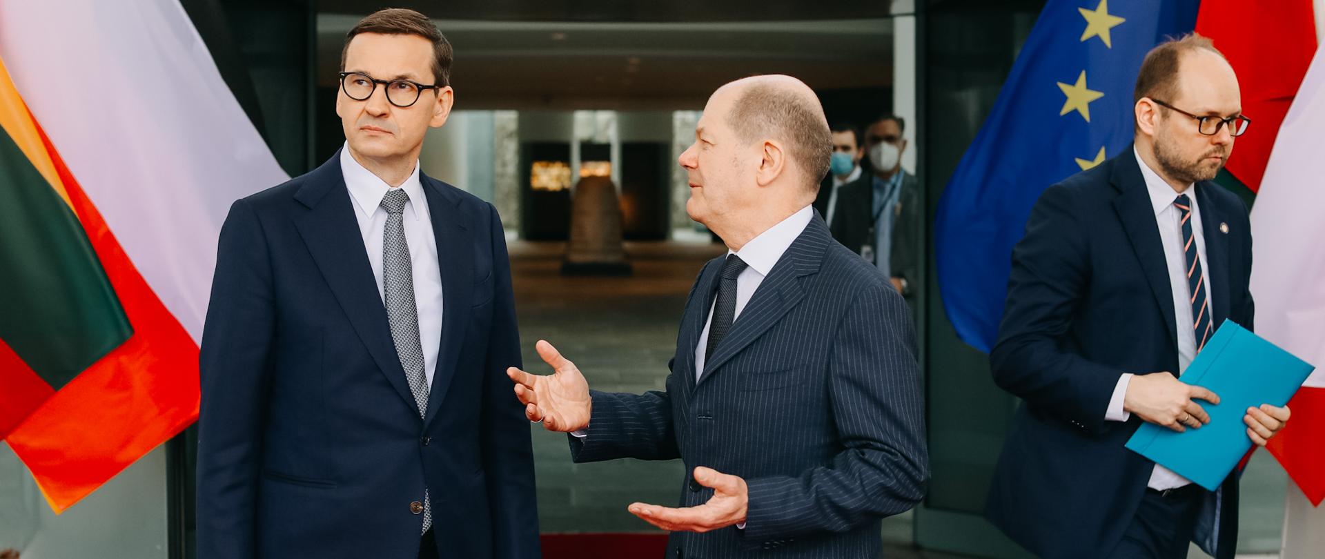 Premier Morawiecki i kanclerz Niemiec Olaf Scholz. 