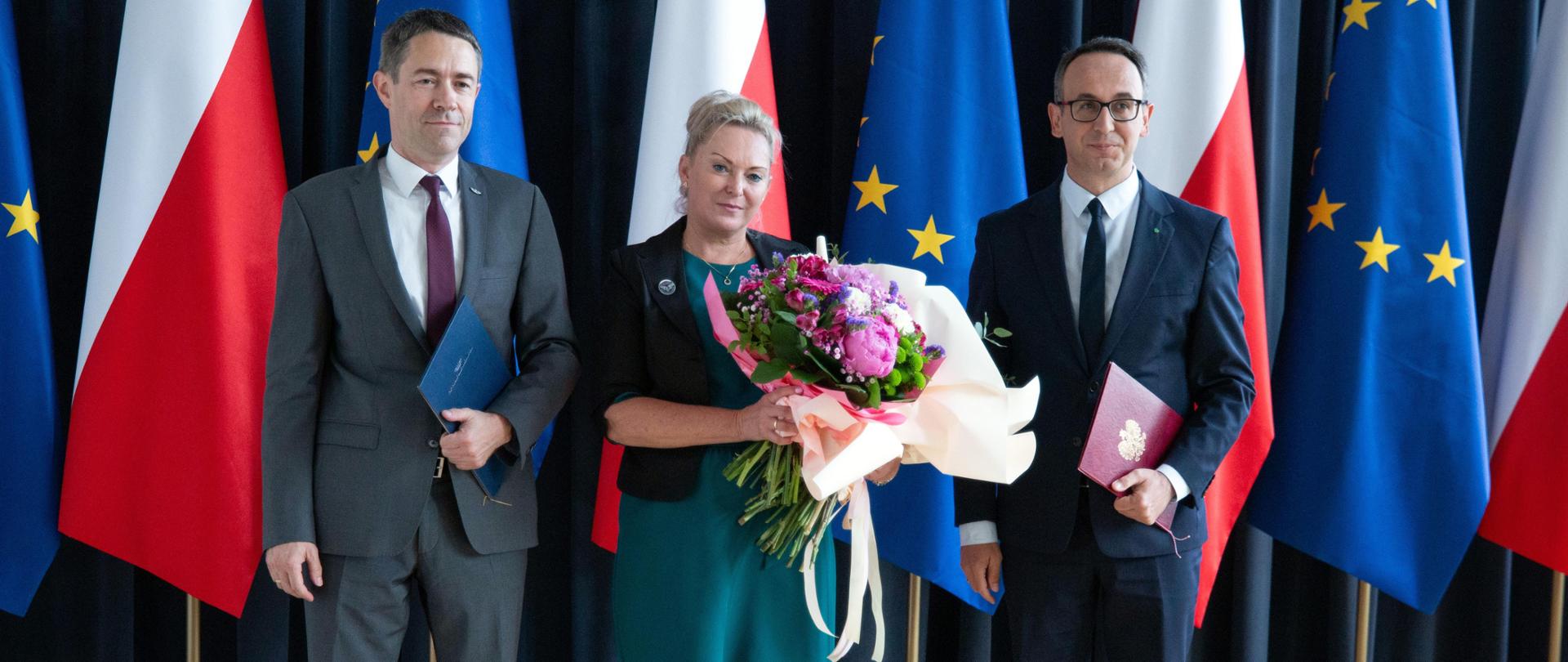 6 czerwca 2024 r. minister infrastruktury Dariusz Klimczak wręczył Beacie Szatanik – zwrotniczej ze stacji Czechowice-Dziedzice, pracownicy spółki PKP PLK S.A., Odznakę Honorową „Zasłużony dla Kolejnictwa”