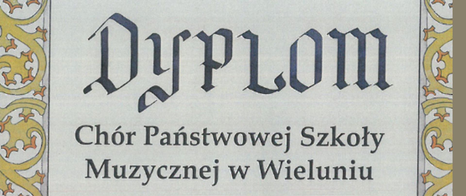 Zdjęcie przedstawia u góry fotografię chóru szkolnego z dyrygentem podczas występu w krakowskim kościele, poniżej srebrny dyplom dla chóru za udział w XIII Krakowskim Festiwalu Pieśni Adwentowych i Bożonarodzeniowych i informacja o tymże sukcesie.