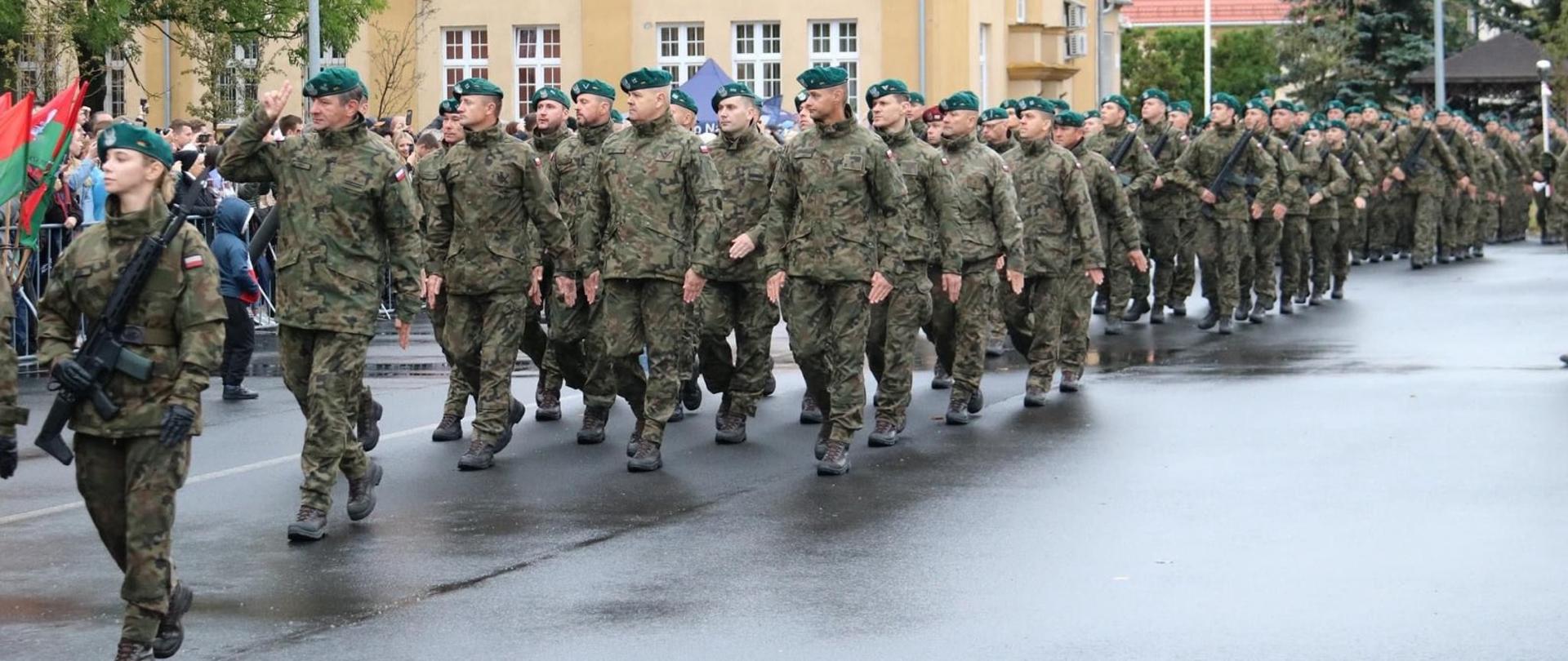 Przysięga wojskowa uczestników programu "Wakacje z wojskiem"