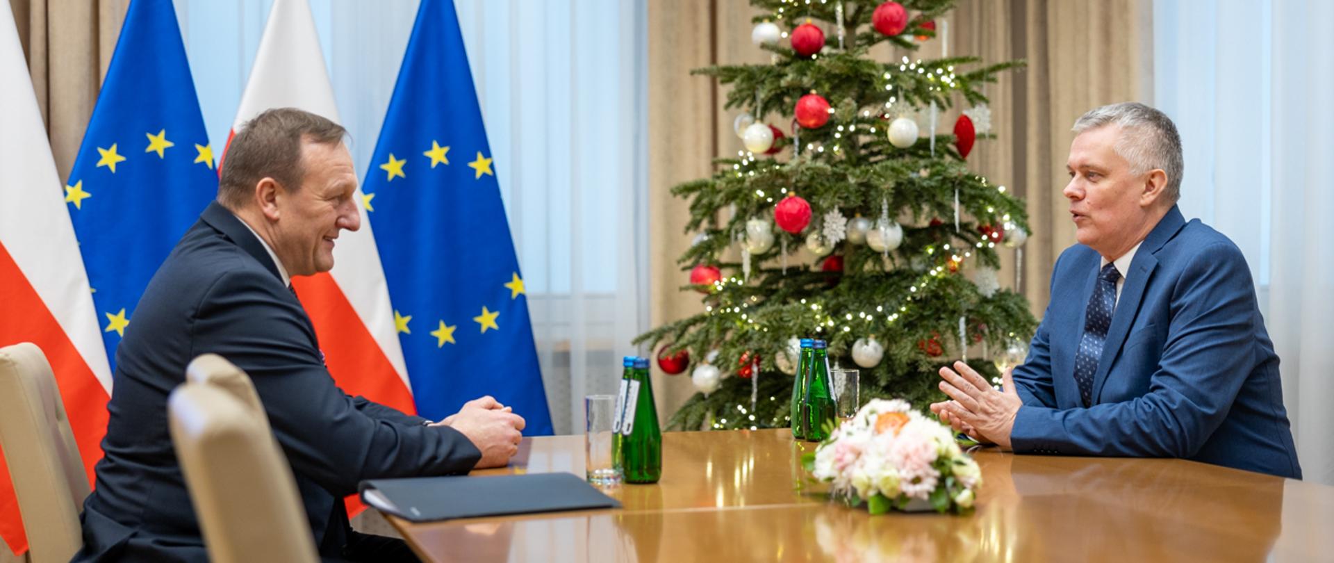 The meeting between Minister Tomasz Siemoniak and Minister Vladislav Kondratovič