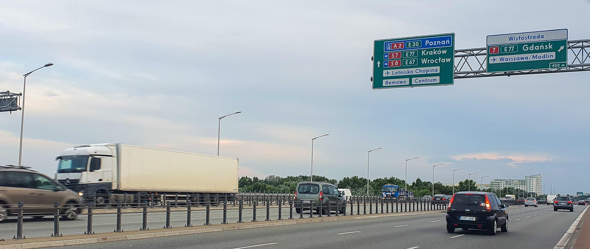 Ruch pojazdów na S8 most Grota-Roweckiego