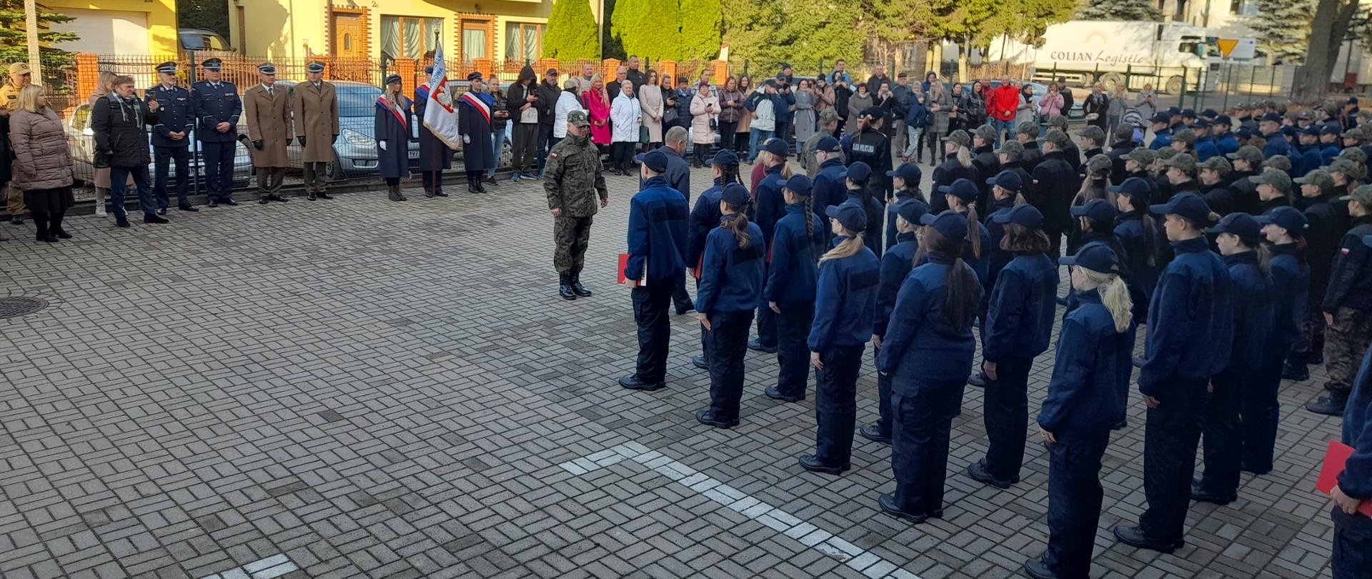 Uroczystości upamiętniające odzyskanie przez Polskę niepodległości oraz ślubowanie uczniów klas mundurowych.