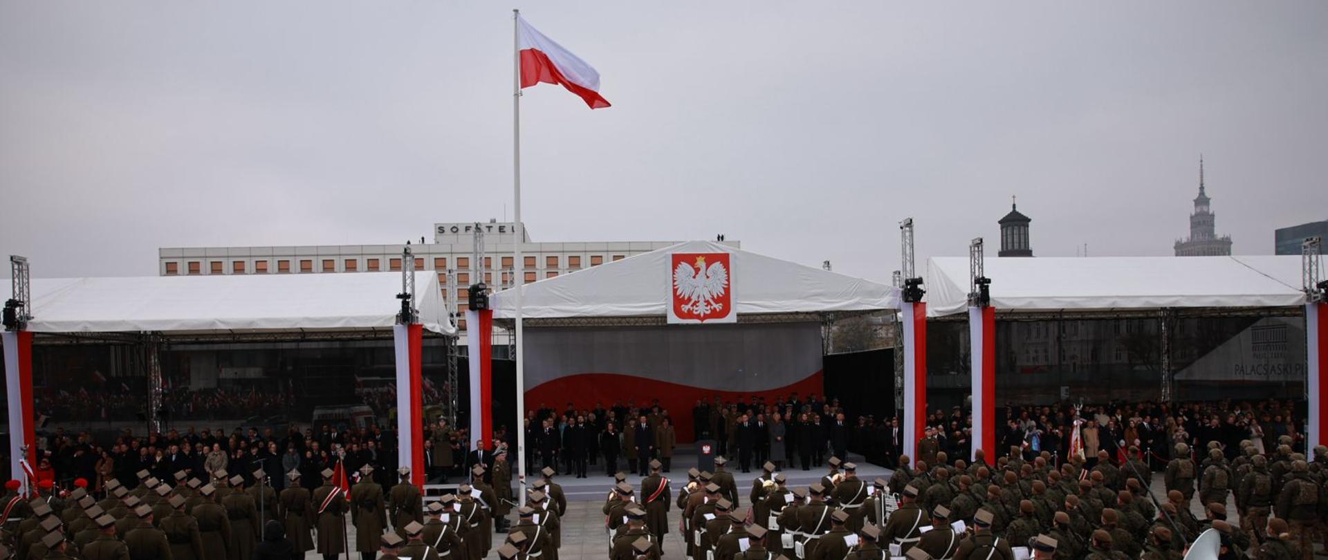 Odprawa Wart przed Grobem Nieznanego Żołnierza na Placu Marszałka Józefa Piłsudskiego z okazji Narodowego Święta Niepodległości
