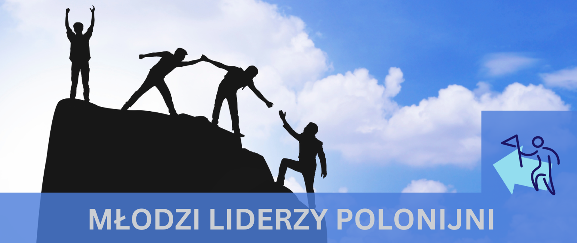 Czterech młodych ludzi. Pomagają sobie nawzajem wejść na wysoką skałę.