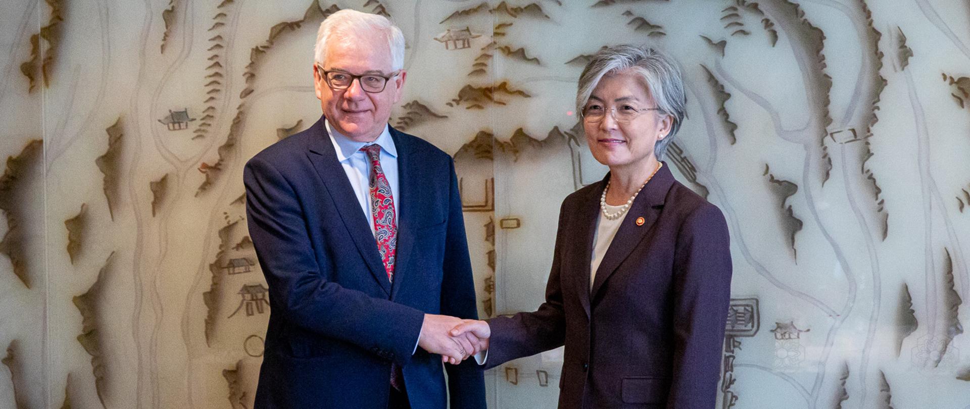 Minister Jacek Czaputowicz z wizytą w Seulu