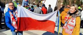 Ambasador RP Krzysztof Olendzki wraz z małżonką kibicują polskim skoczkom w Planicy