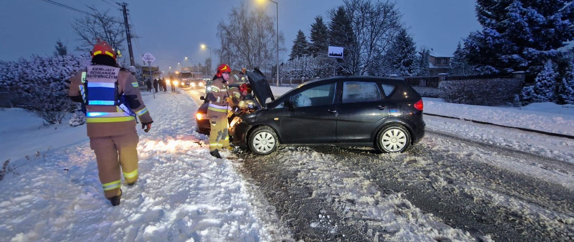 Wypadek dwóch samochodów osobowych w miejscowości Gierlachów