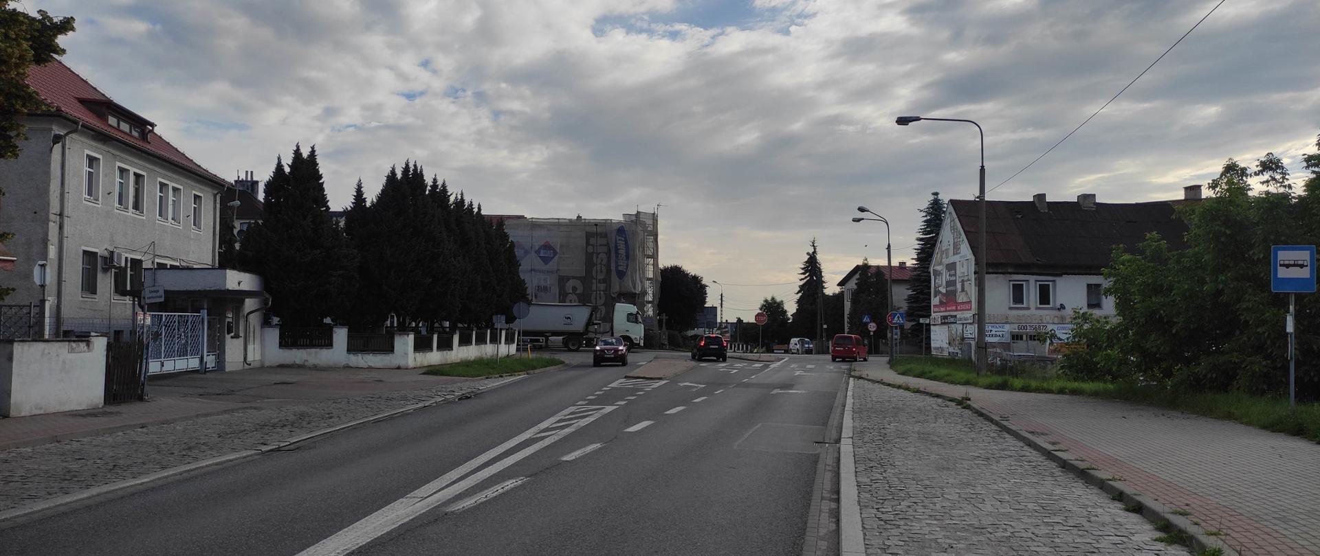 Przebudujemy skrzyżowanie ul. Starowiejskiej, Głubczyckiej i Cegielnianej w Raciborzu. W ramach zadania wybudujemy m.in. sygnalizację świetlną.