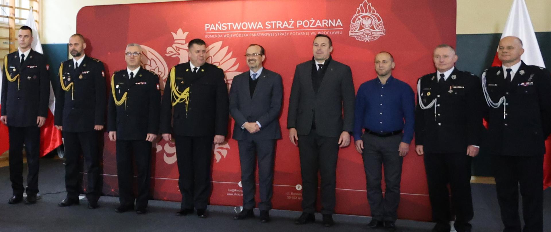 Uroczysta zbiórka w Komendzie Wojewódzkiej PSP we Wrocławiu po nominacji generalskiej nadbrygadiera Marka Hajduka, Dolnośląskiego Komendanta Wojewódzkiego.