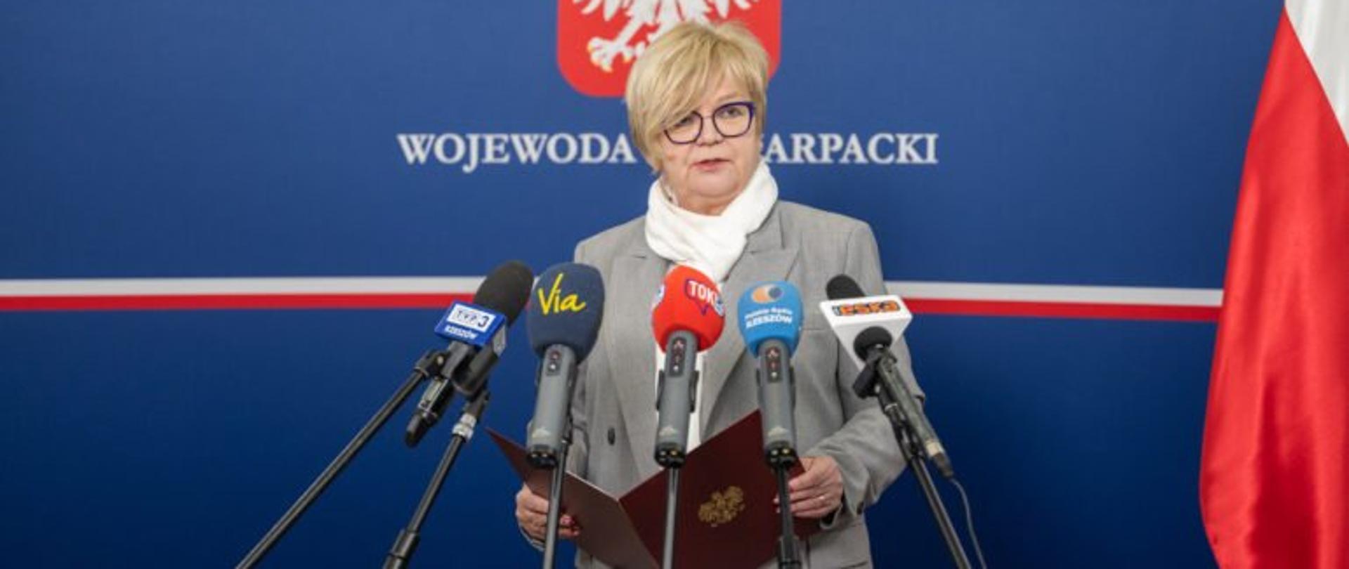 Wojewoda podkarpacki Teresa Kubas-Hul podczas konferencji prasowej