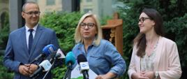 Ministra Paulina Hennig-Kloska rozmawiała z wicewojewodą Emilem Rojkiem i posłanką Wioletą Tomczak o zagrożeniu środowiska związanym z emisją pyłów węglowych z portu