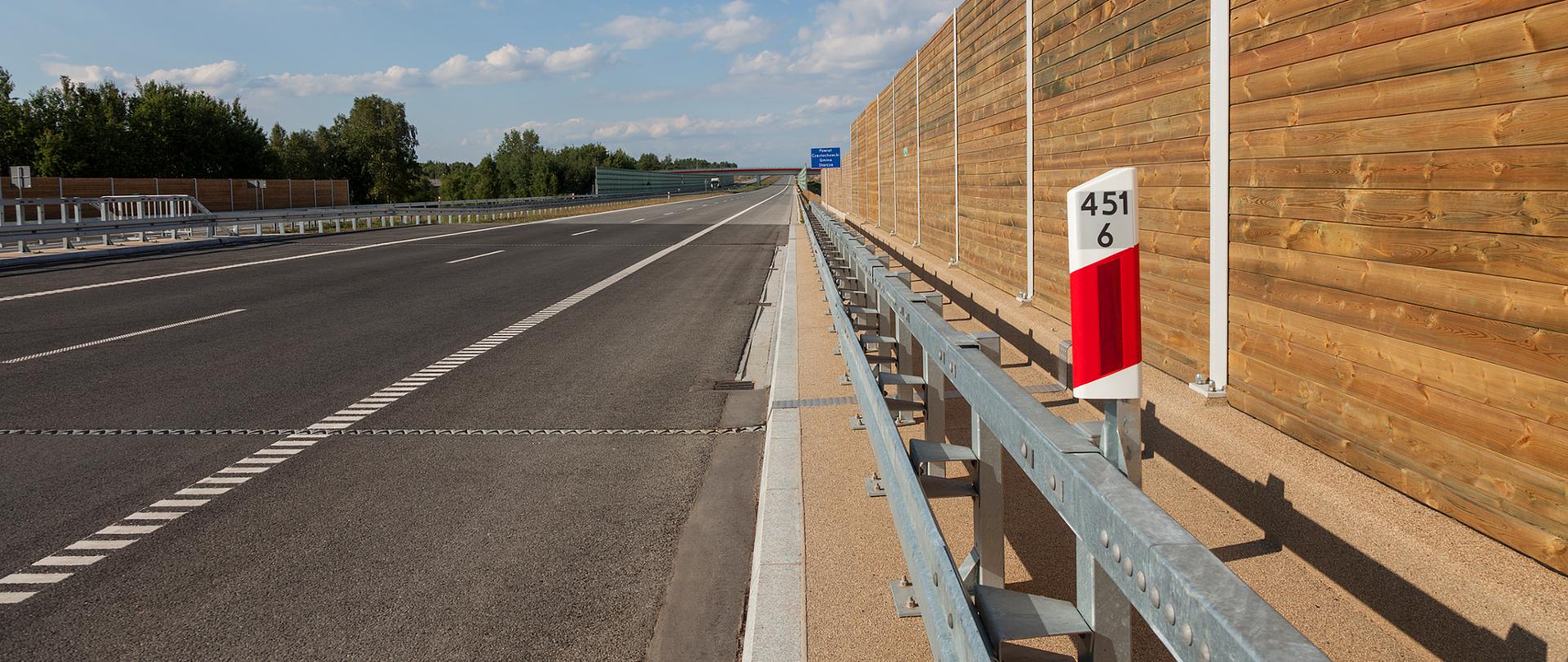 Powstaną dokumentacje projektowe dla budowy zabezpieczeń przeciwhałasowych wzdłuż S86 w Sosnowcu, DK86 w Sarnowie, DK44 w Mikołowie oraz DK94 w Sławkowie. Swoim zakresem obejmą odcinki dróg o łącznej długości ponad 7,5 km. 