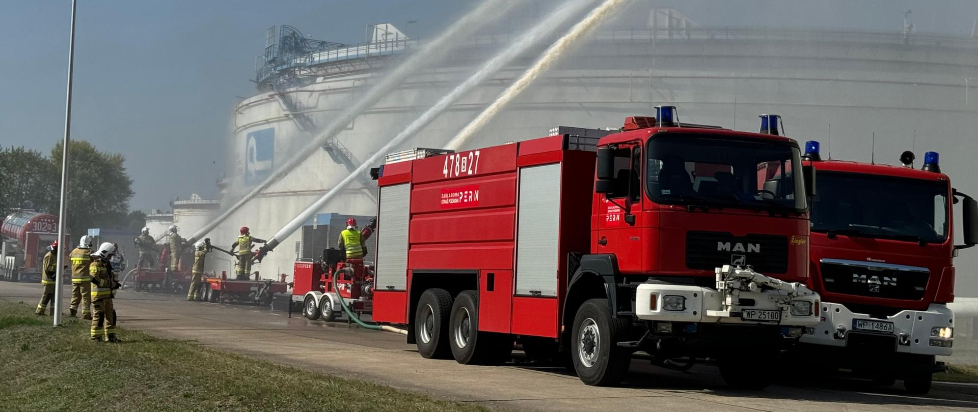 Ćwiczenia pk. "BAZA 2024". Strażacy w trakcie działań.