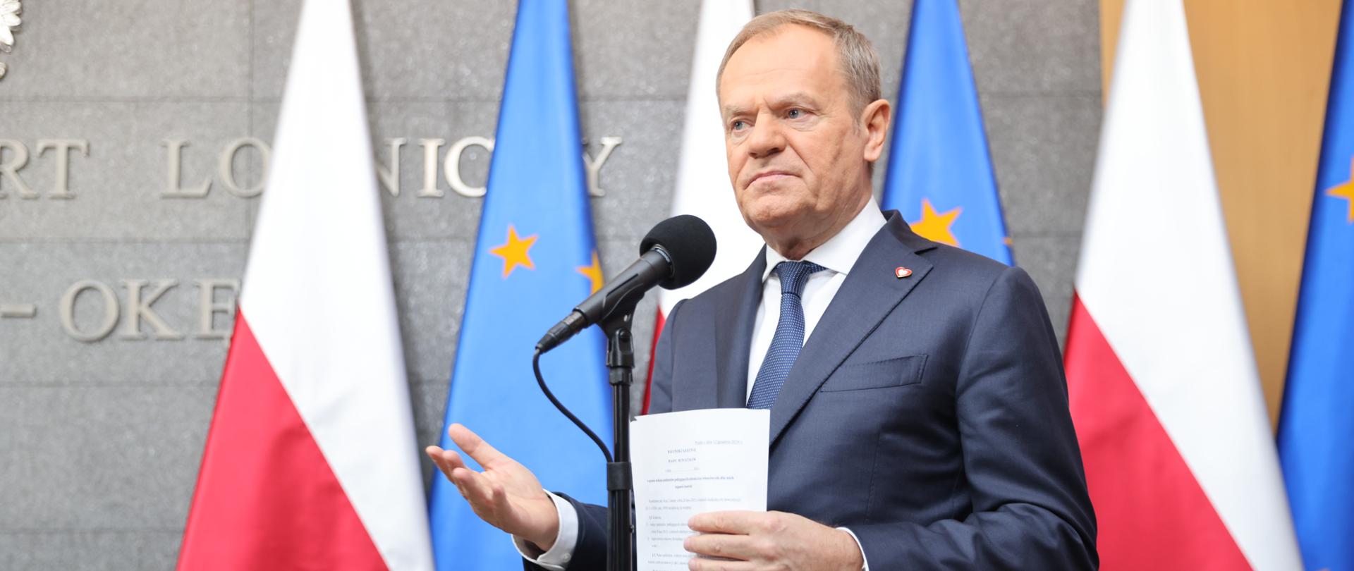 Premier Donald Tusk podczas konferencji prasowej