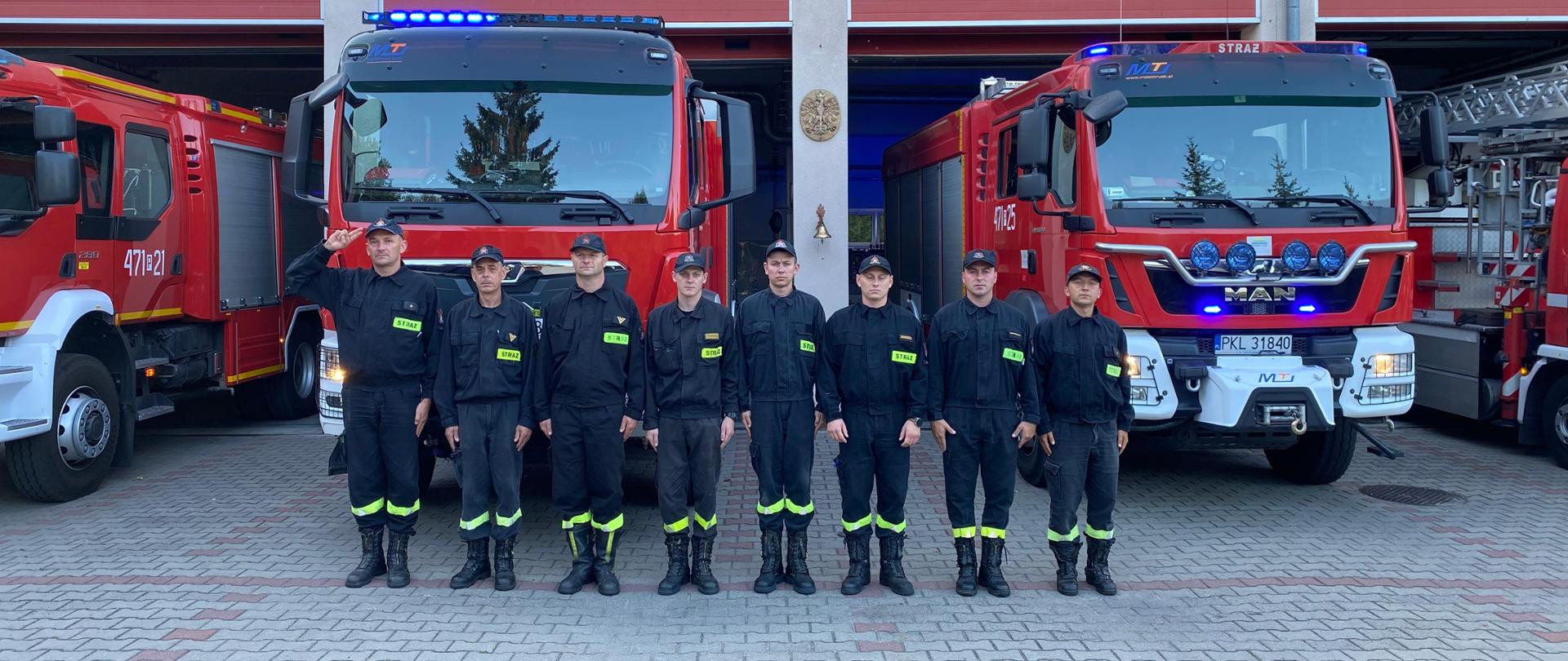 Zdjęcie przedstawia hołd tragicznie zmarłym strażakom z Poznania 