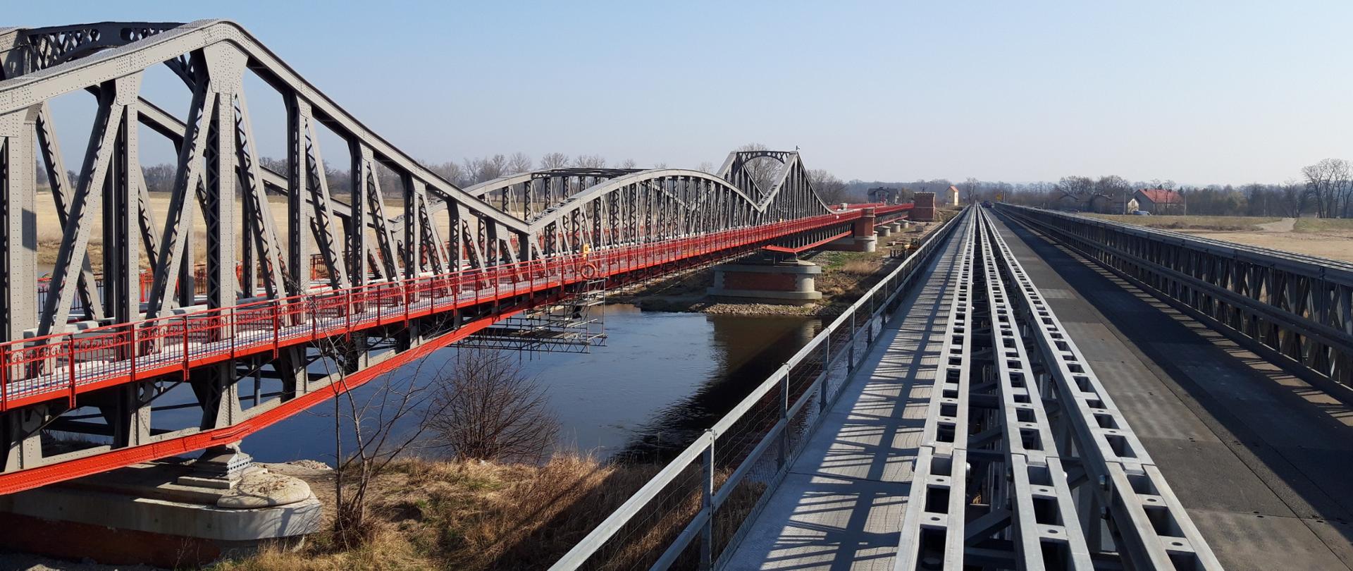 Na zdjęciu widać remontowany most w Ścinawie. 