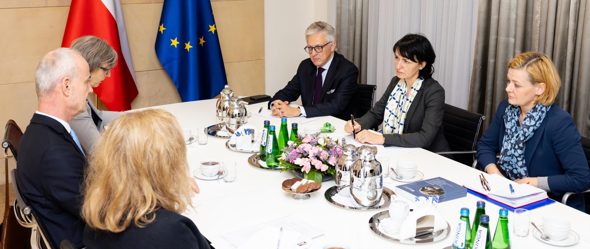 Polish MFA hosts meeting with Vice-president of International Committee of the Red Cross