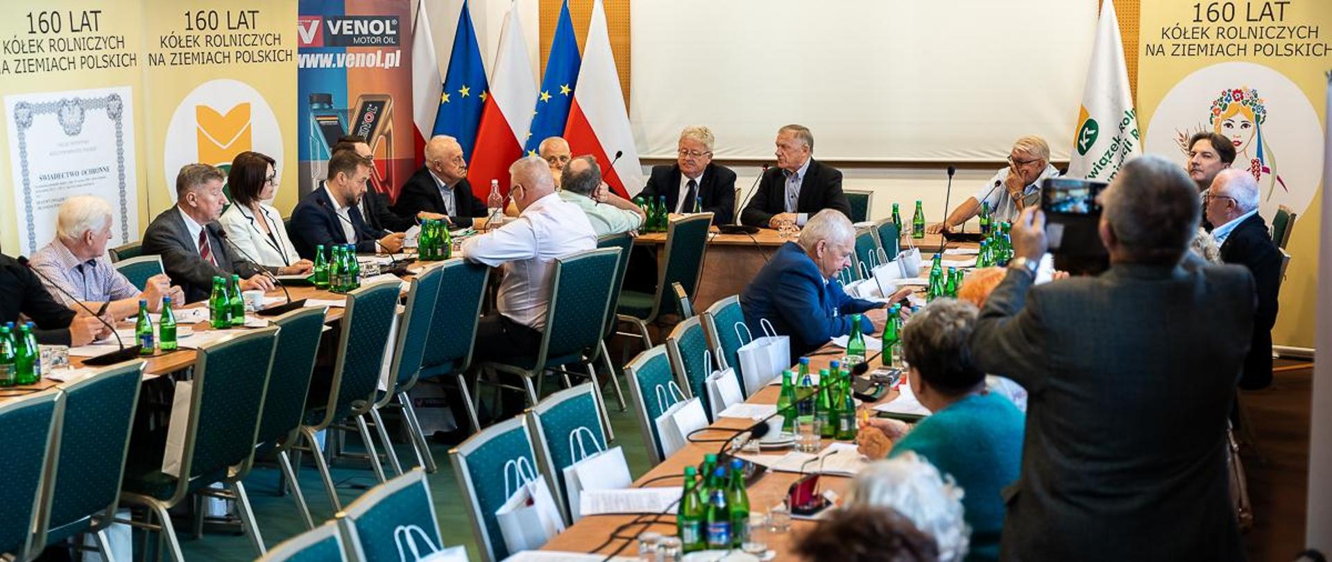 Spotkanie członków KZRKiOR z udziałem ministra Czesława Siekierskiego (fot. MRiRW)