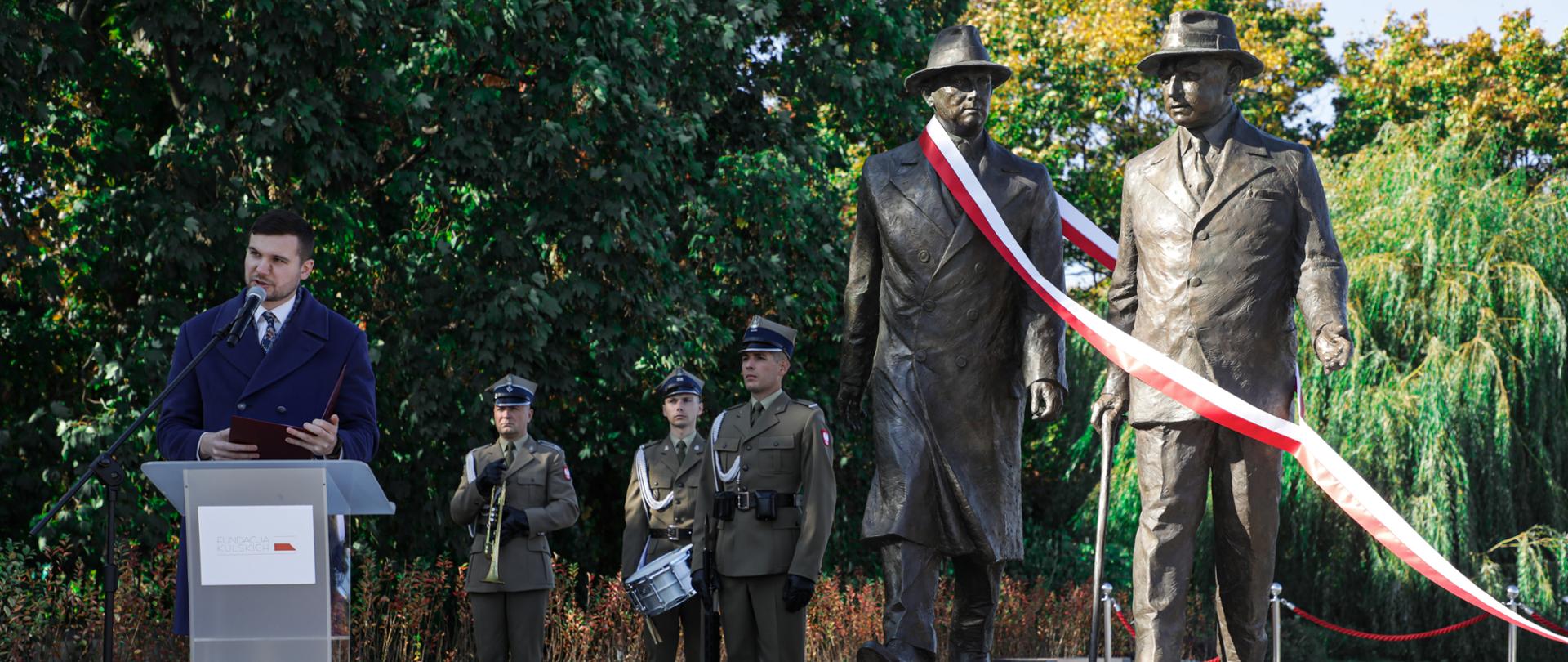 Pomnik Prezydentów Wielkiej Warszawy stanął na Bulwarach nad Wisłą, fot. Danuta Matloch