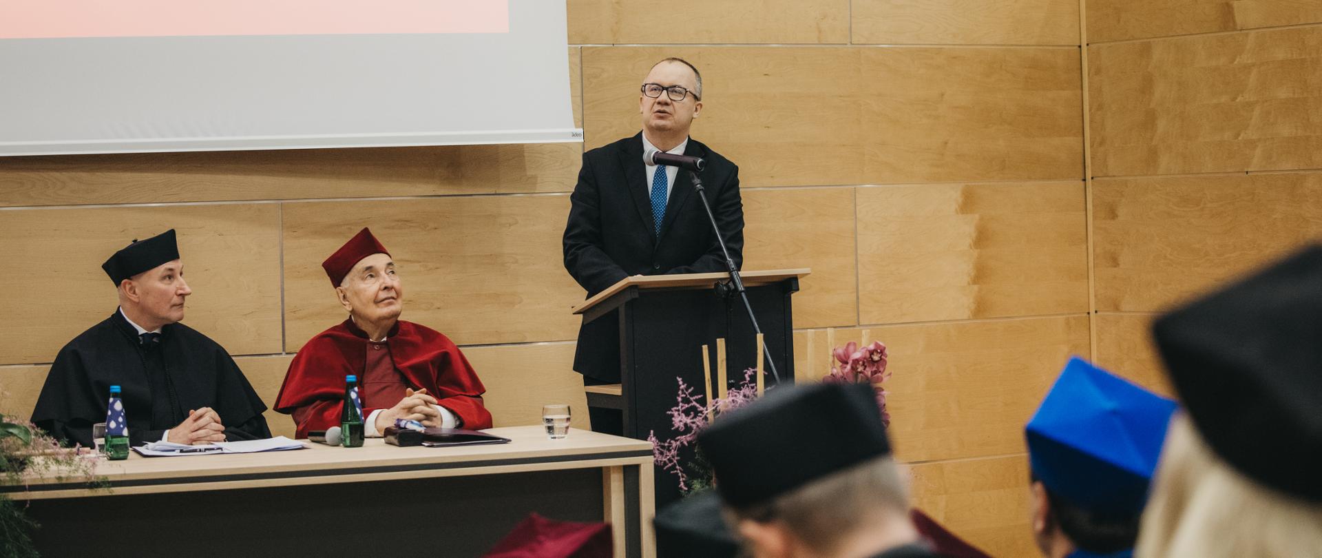 Minister Sprawiedliwości Adam Bodnar wziął udział w ceremonii nadania tytuł doktora honoris causa Uniwersytetu Śląskiego profesorowi Markowi Safjanowi