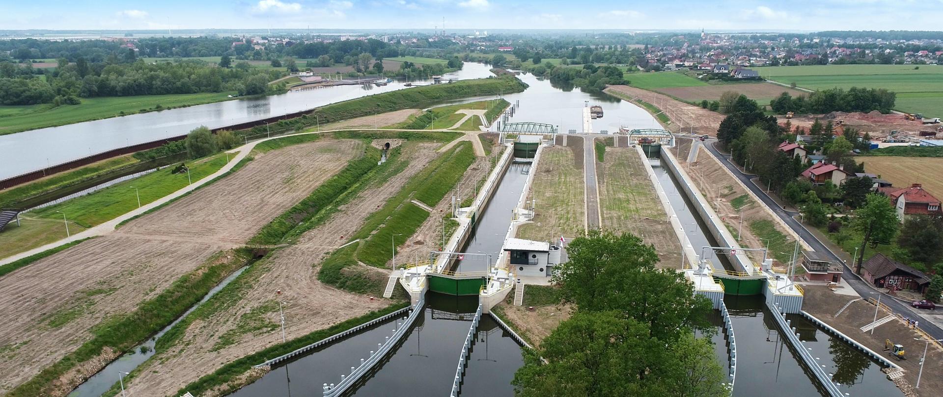 Stopień wodny Krapkowice (po modernizacji) z widocznym jazem odrzańskim