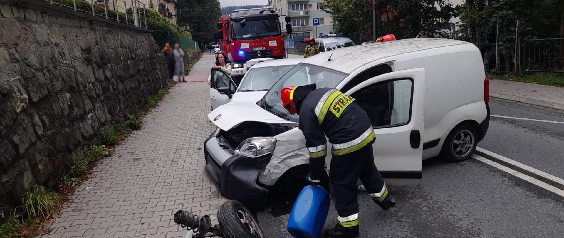 Strażacy prowadzą działania ratownicze