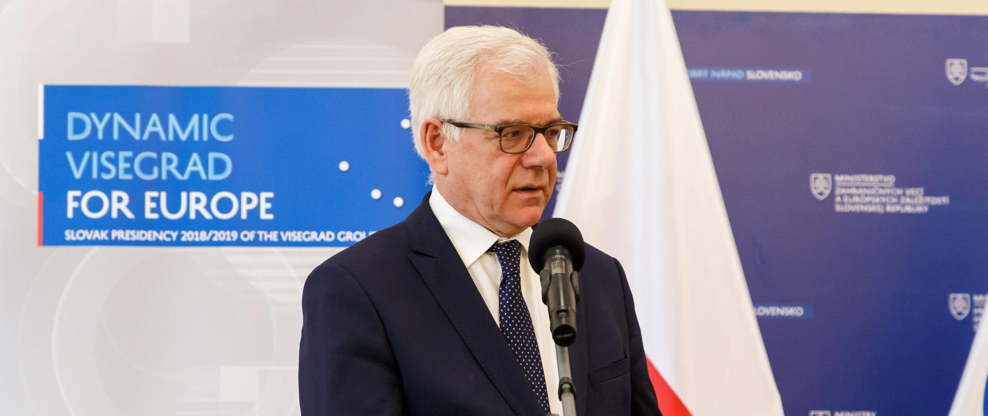 Minister Jacek Czaputowicz na spotkaniu grupy V4 z Republiką Korei i forum GLOBSEC