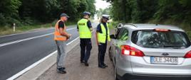 W Chojnowie na drodze krajowej nr 94, wspólnie z policjantami Wydziału Ruchu Drogowego Komendy Miejskiej Policji w Legnicy prowadziliśmy akcję kontrolno-edukacyjną. Były to działania pn. „Prędkość”, które ukierunkowane są na poprawę bezpieczeństwa w ruchu drogowym i przestrzeganie dozwolonej prędkości. 