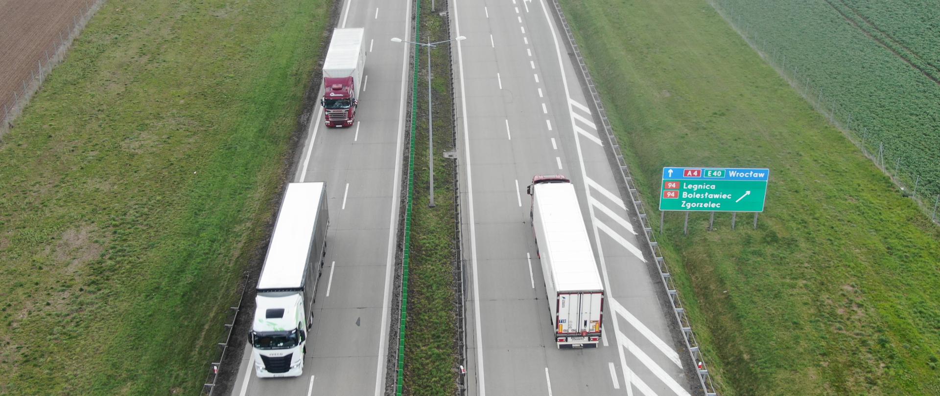 Na zdjęciu widać autostradę A4 na odcinki pomiędzy Krzyżową a Krzywą na Dolnym Śląsku. 