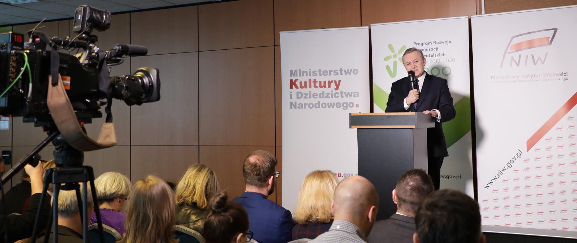 Minister kultury zainaugurował pierwszy w Polsce konkurs na dofinansowanie kapitałów żelaznych organizacji III sektora, fot. Danuta Matloch