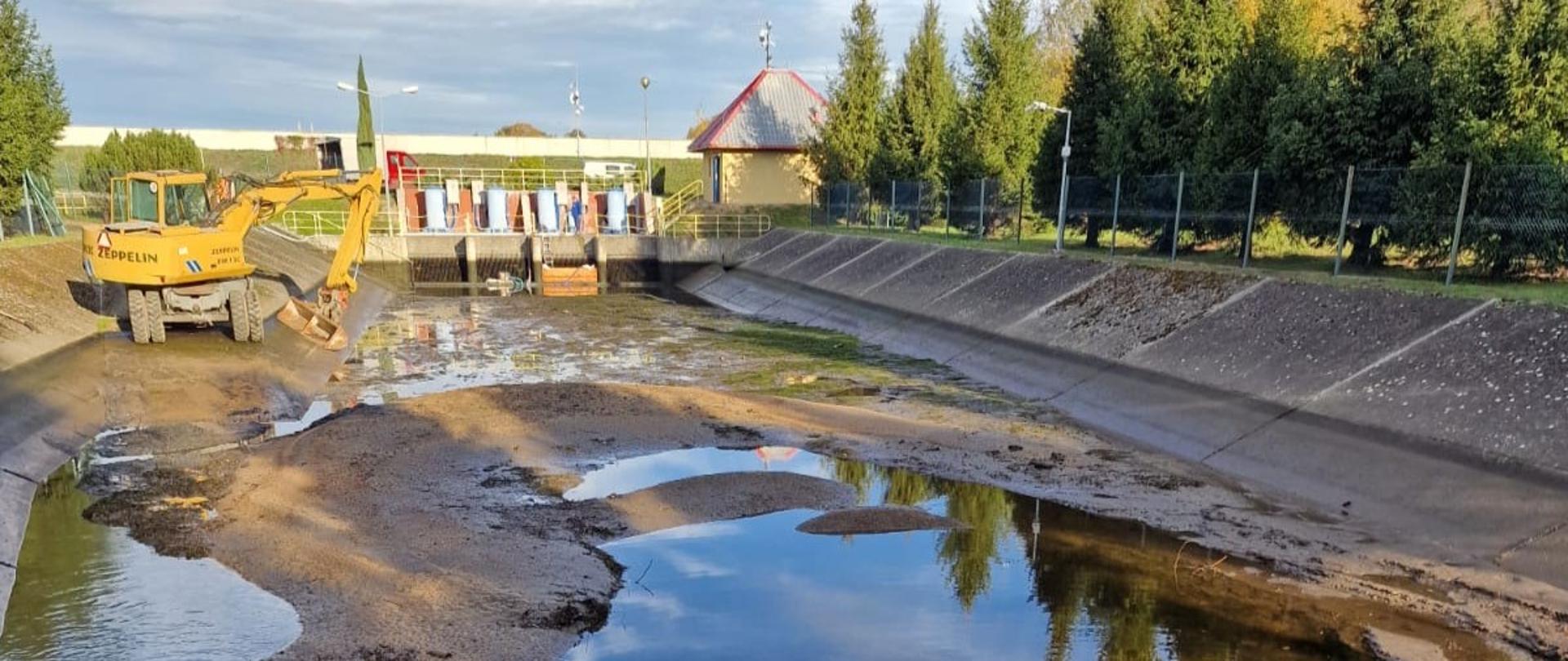 Awaryjne prace utrzymaniowe na zbiorniku wodnym Sosnówka