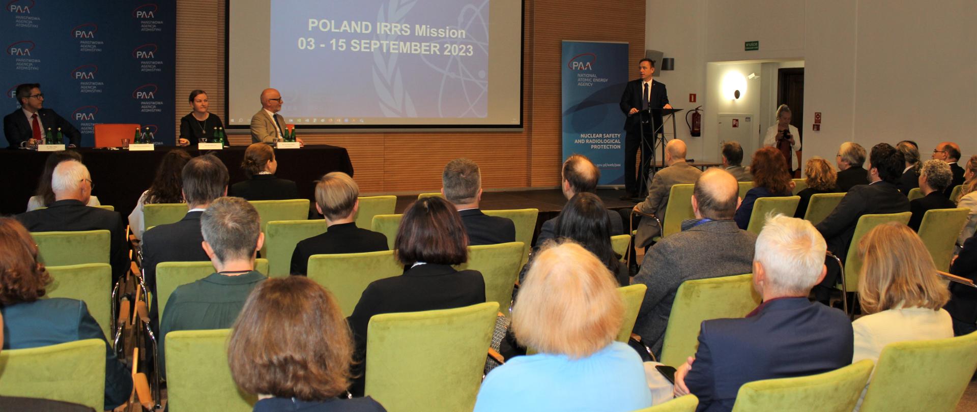 Poland IRRS Mission - President of the PAA speaks to the participants gathered in the room during exit meeting