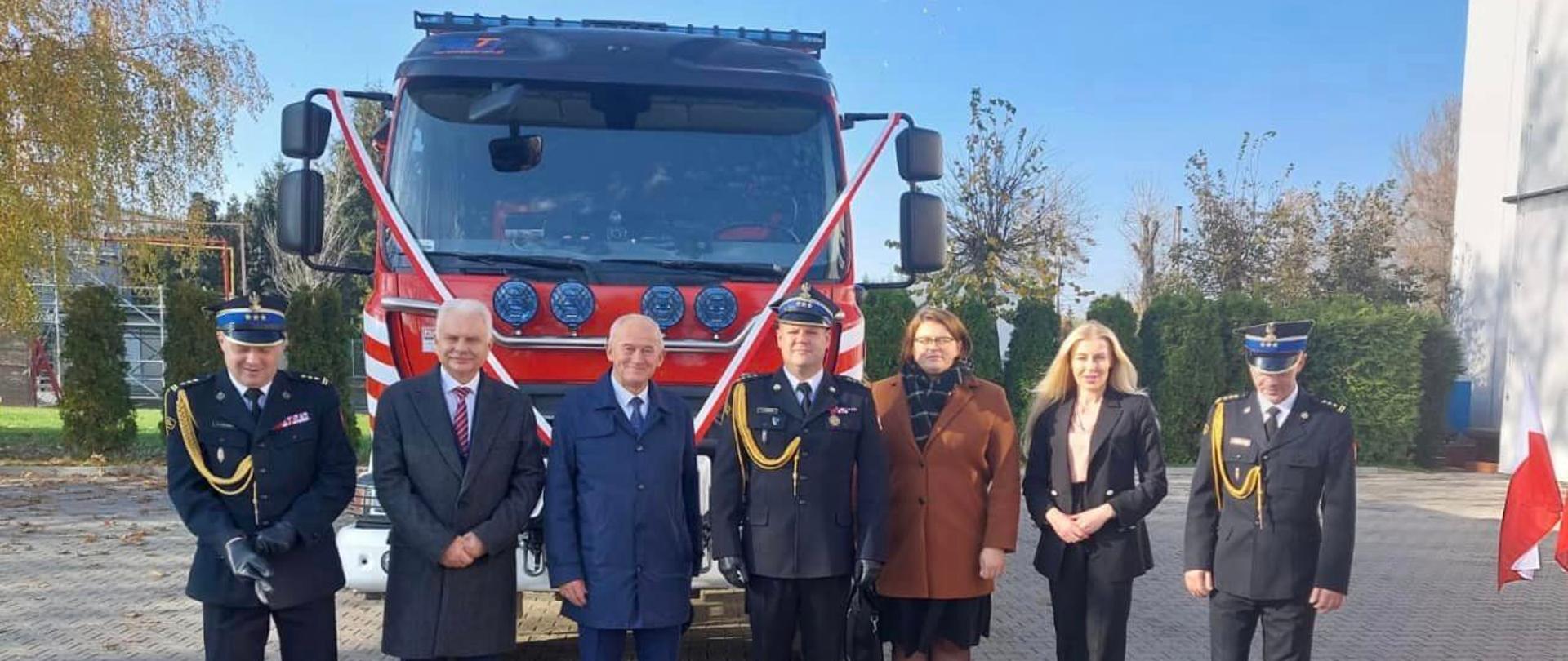 Przekazanie samochodu Jednostce Ratowniczo-Gaśniczej w Siedlcach