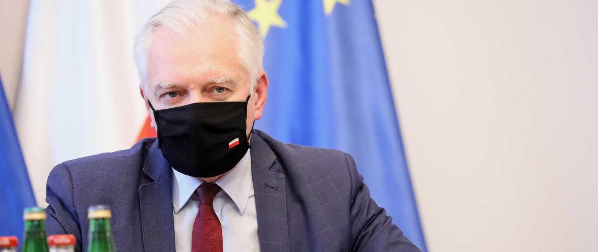 Deputy Prime Minister Jaroslaw Gowin wearing a mask
