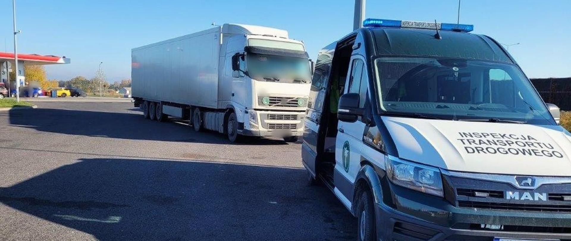 Kontrola ciężarówki należącej do serbskiego przewoźnika. Zestaw zatrzymał na autostradzie A2, w pobliżu Grodziska Mazowieckiego, patrol Inspekcji Transportu Drogowego z Radomia.