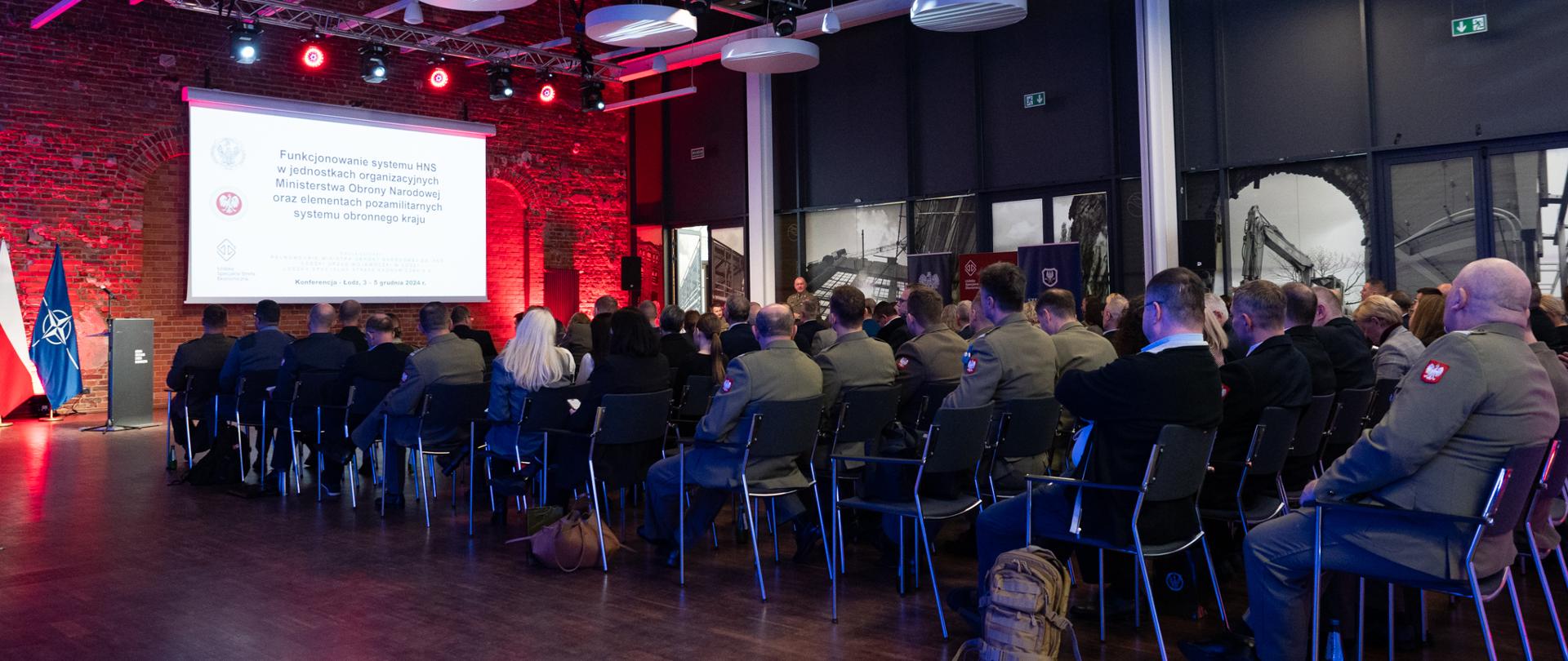 Uczestnicy konferencji w Łódzkiej Specjalnej Strefie Ekonomicznej. 