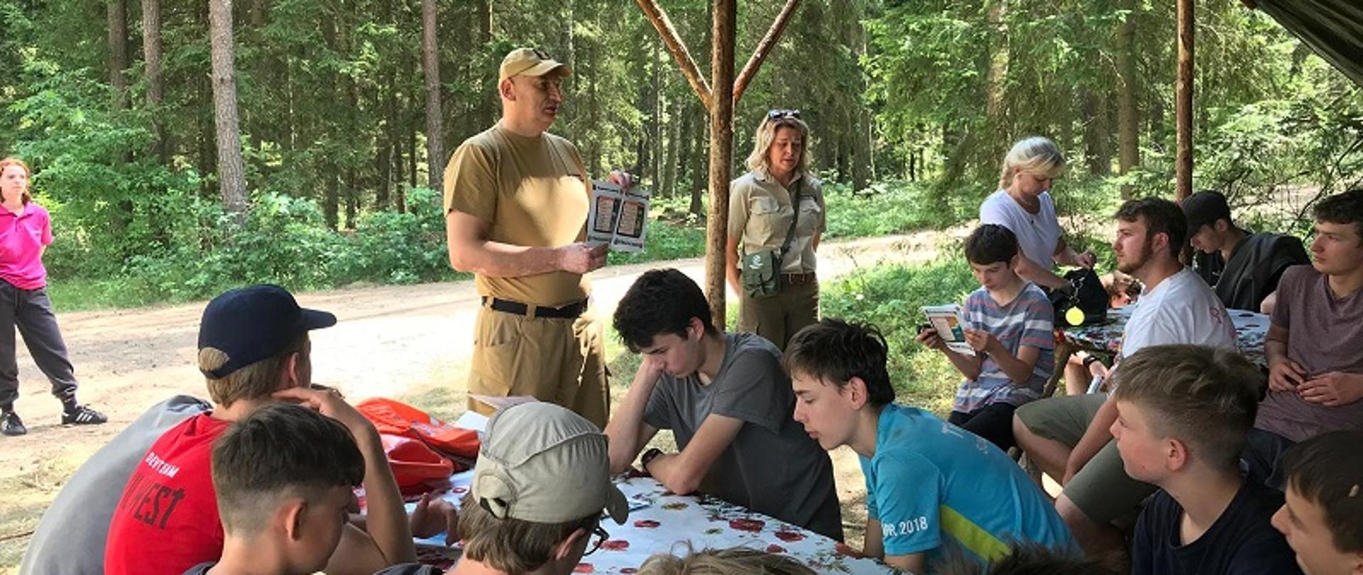 Prezentacja akcji "Bezpieczne wakacje"