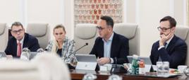 Minister infrastruktury Dariusz Klimczak w trakcie posiedzenia Rady Ministrów