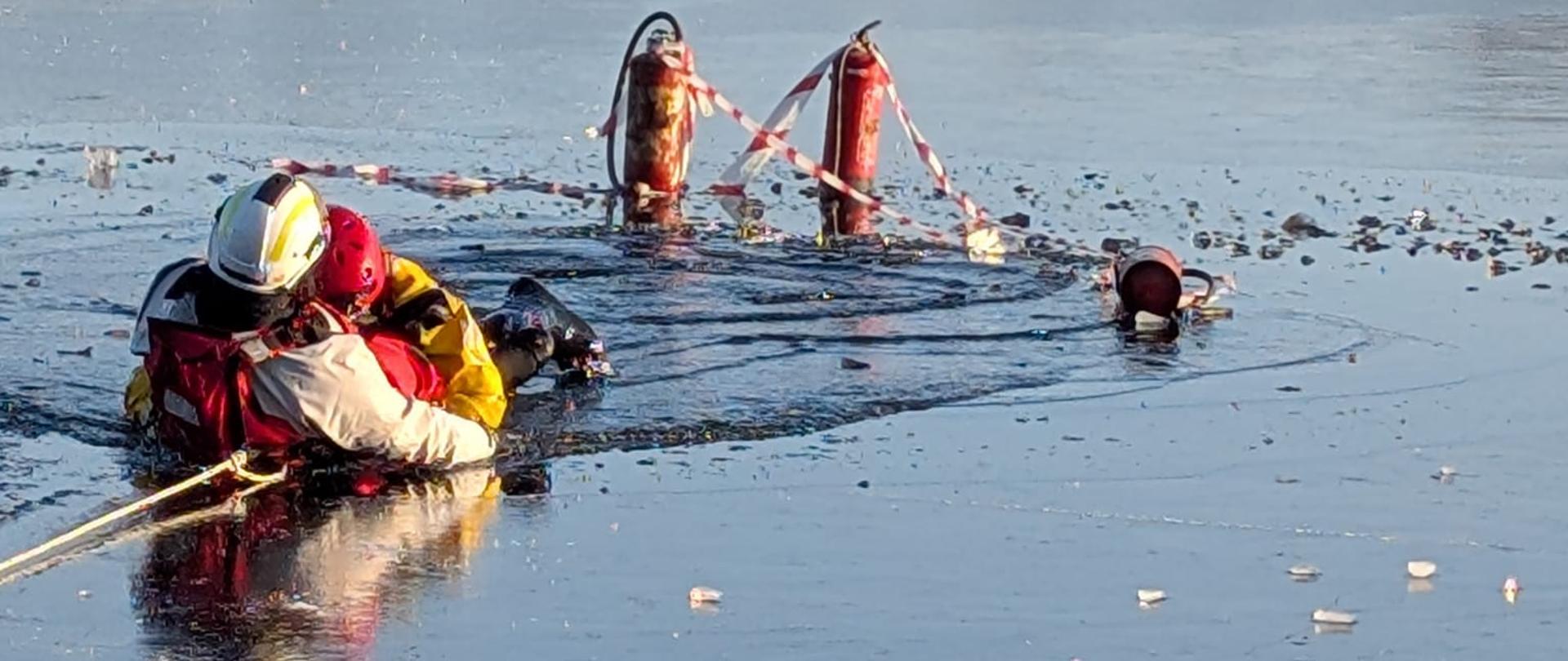 Działania na lodzie – ćwiczenia na Jeziorze Miejskim w Międzychodzie