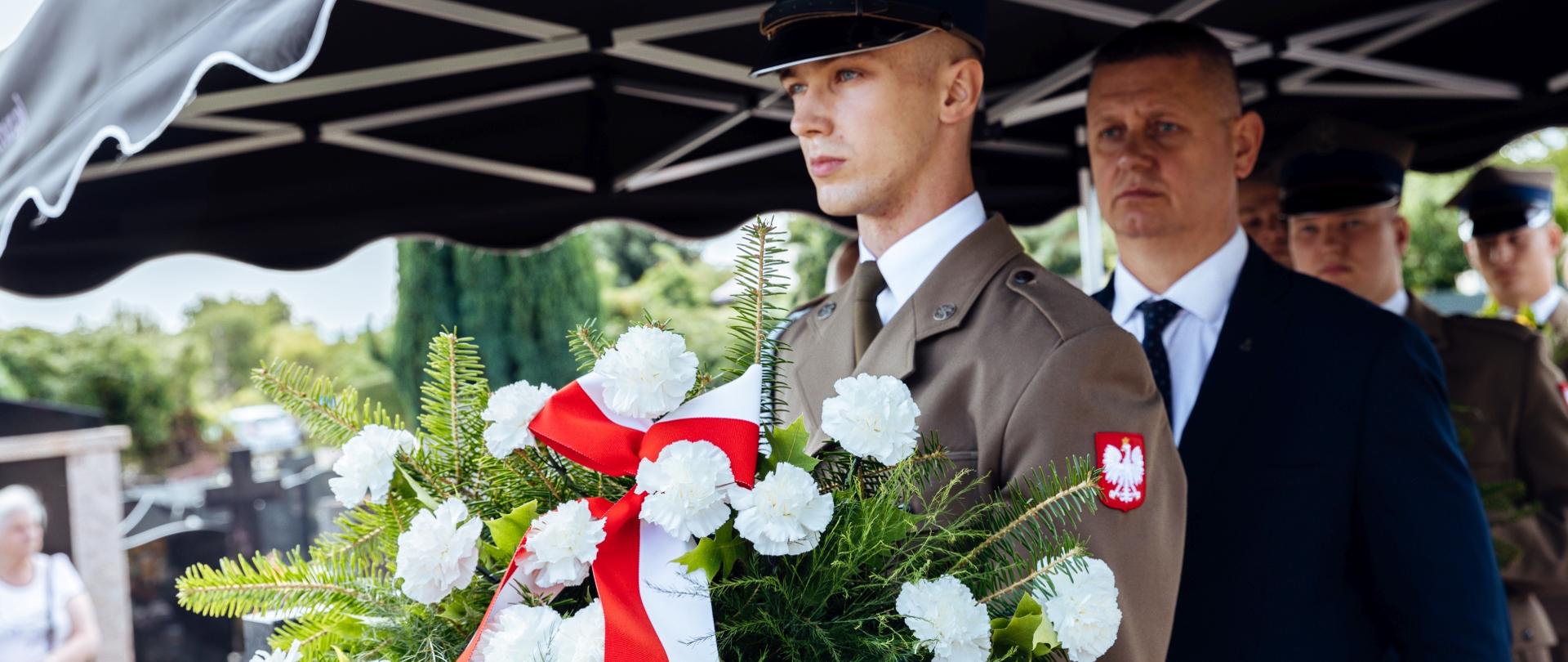 Uroczystość odsłonięcia i poświęcenia zrewitalizowanego pomnika Pułku AK „Garłuch” w Warszawie