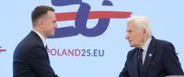 Minister Adam Szłapka i Premier Jerzy Buzek podczas konferencji prasowej