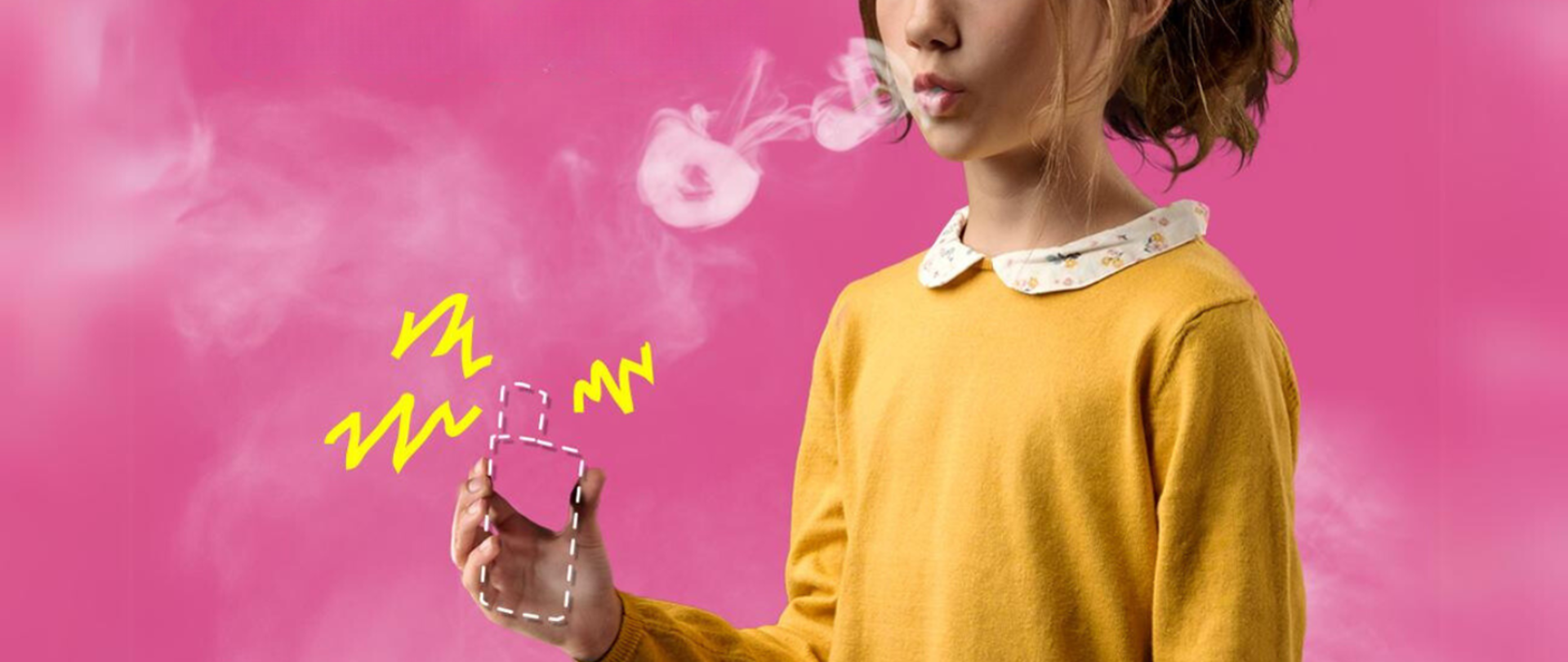 Dziewczynka, z której ust wydobywa się dym tytoniowy. W ręce trzyma dorysowany IQOS, urządzenie do podgrzewania tytoniu.