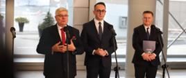 Wiceminister infrastruktury, pełnomocnik rządu ds. CPK Maciej Lasek w trakcie wypowiedzi