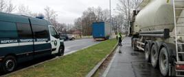 Inspektorzy transportu drogowego zatrzymali pojazd, którego kierowca wielokrotnie naruszał normy czasu jazdy i odpoczynku
